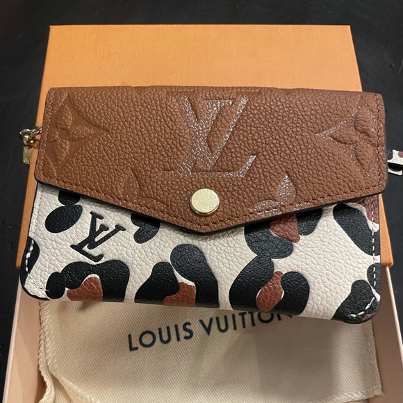 BNIB Louis Vuitton pochette cles wild at heart - Picture 1 of 4